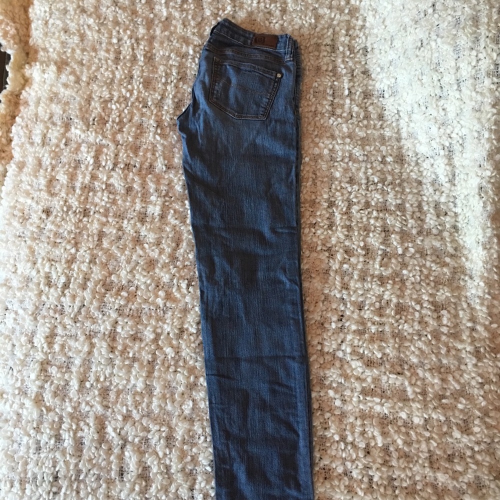 Bullhead Hermosa Low-Rise Skinny Jeans